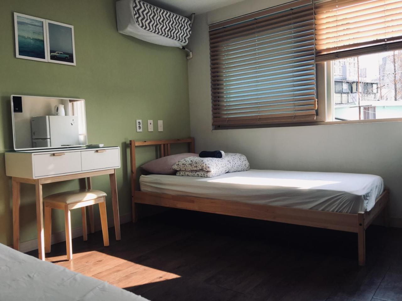 Hongdae Pencil Guesthouse Seoul Exterior photo