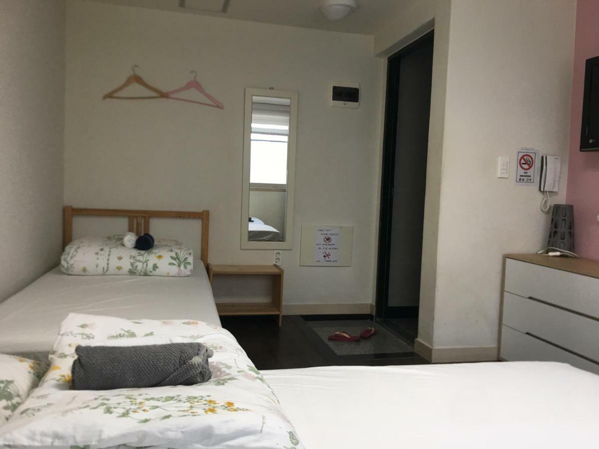 Hongdae Pencil Guesthouse Seoul Exterior photo